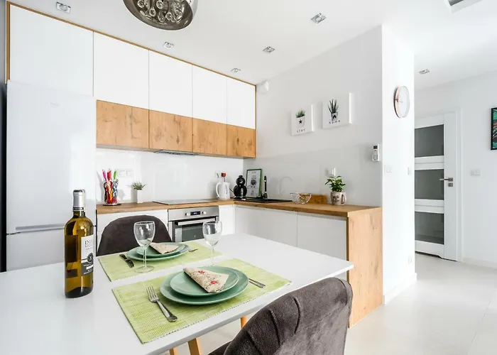 M&r Airport&business Deluxe Cybernetyki 17 - Underground Garage - Free Wifi - Netflix - Air Conditioning - Self Check-in, Close By Chopin Airport * ワルシャワ