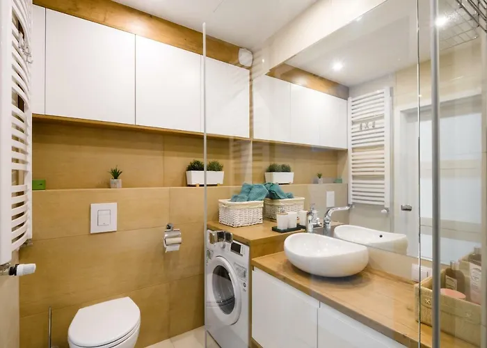 Apartamento M&r Airport&business Deluxe Cybernetyki 17 - Underground Garage - Free Wifi - Netflix - Air Conditioning - Self Check-in, Close By Chopin Airport Varsóvia