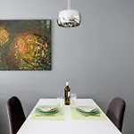 M&r Airport&business Deluxe Cybernetyki 17 - Underground Garage - Free Wifi - Netflix - Air Conditioning - Self Check-in, Close By Chopin Airport Appartamento Varsavia